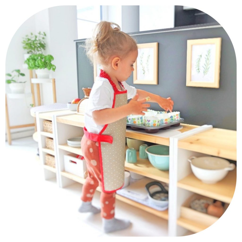 Mimia Montessori toddler apron