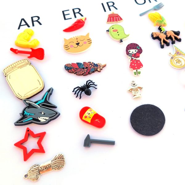 montessori language miniatures green series bossy R