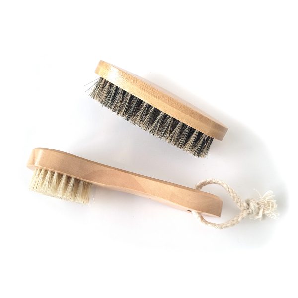 set of 2 wooden vegetable brushes
